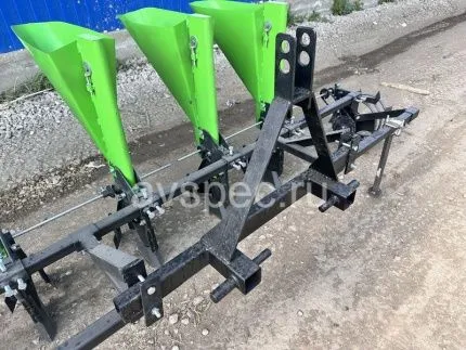 Чеснокосажалка (сеялка чеснока) четырехрядная