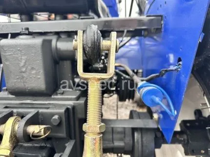 Минитрактор Русич Т-30 ВОМ 4x4 с фронтальным погрузчиком